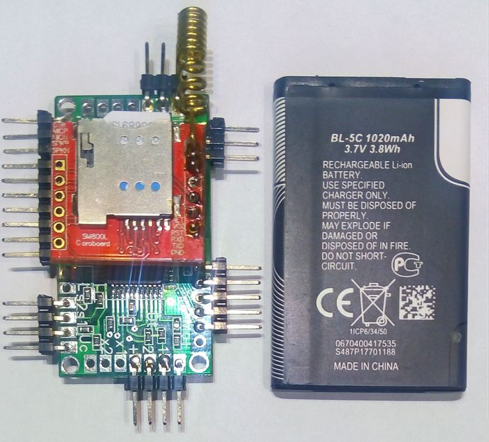 Собранный по схеме GSM-контроллер